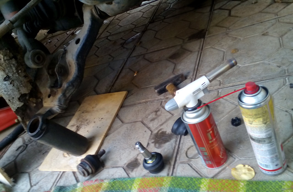 Замена шаровой опоры (без снятия рычага)… — Toyota Land Cruiser Prado ...