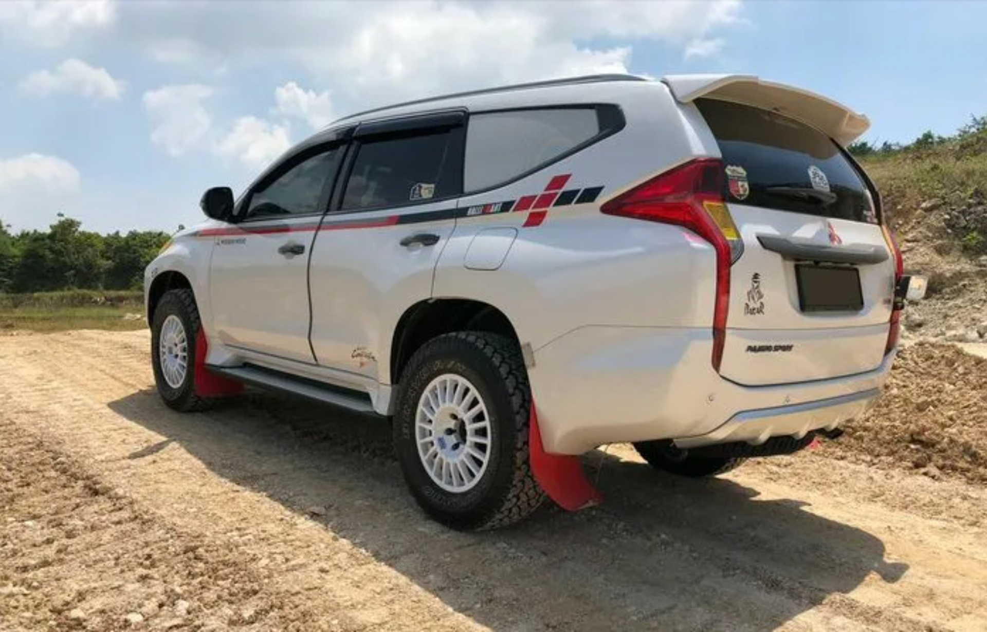 Pajero 4 ralliart. паджеро спорт араб. Mitsubishi pajero 4 из оаэ. Pajero sport ralliart. паджеро спорт араб.