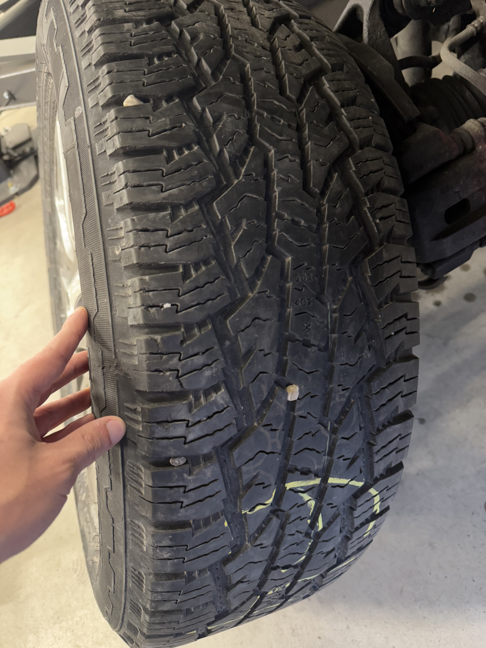 Совсем неплохое состояние протектора — Toyota Sequoia (2G)