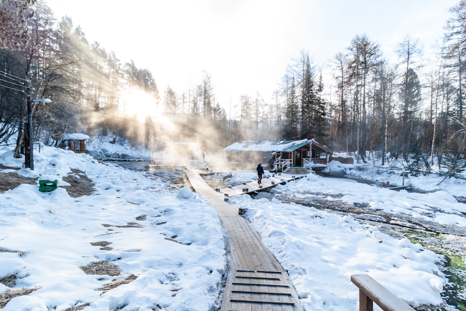 На входе на источники — Lada Granta