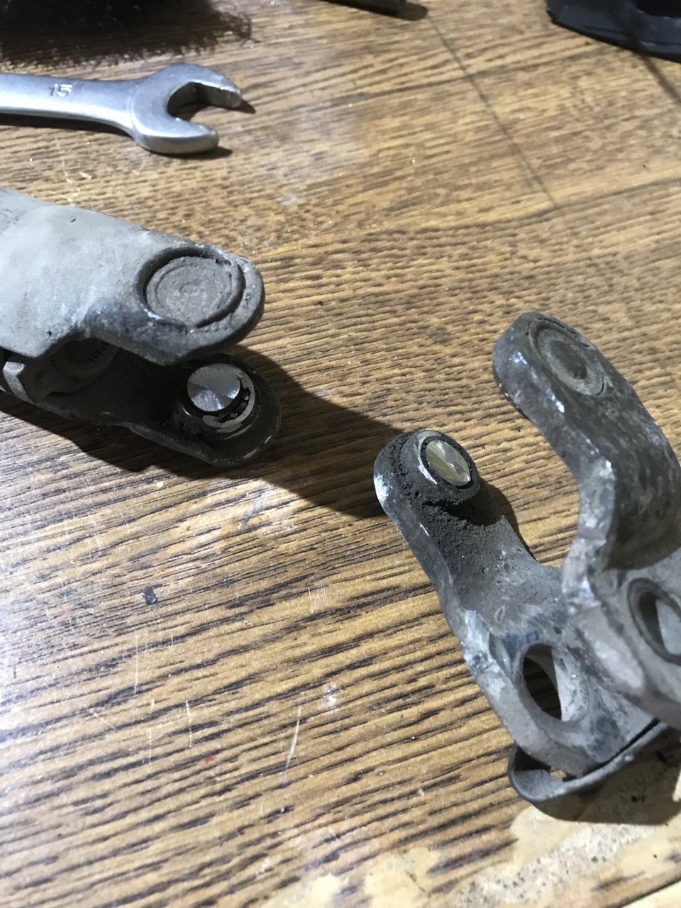 Замена крестовины рулевого карданчика — Citroen Berlingo (1G), 1,6 л ...