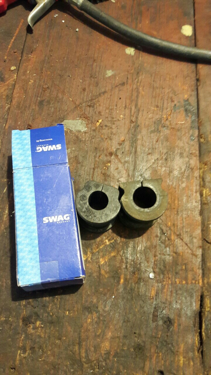 Резинки стабилизатора шкода. Резинки стабилизатора шкода. Резинки стабилизатора шкода. 1j0411314t. Втулка стабилизатора гольф 4 1.