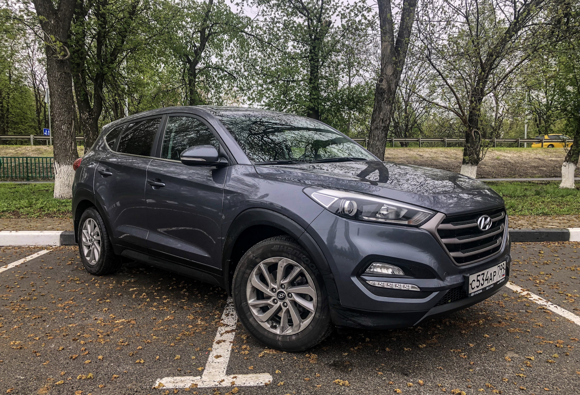 Хендай 2.5. Hyundai Tucson 2. Hyundai Tucson 289. Туксон темно серый. Хендай Туссан кореец.