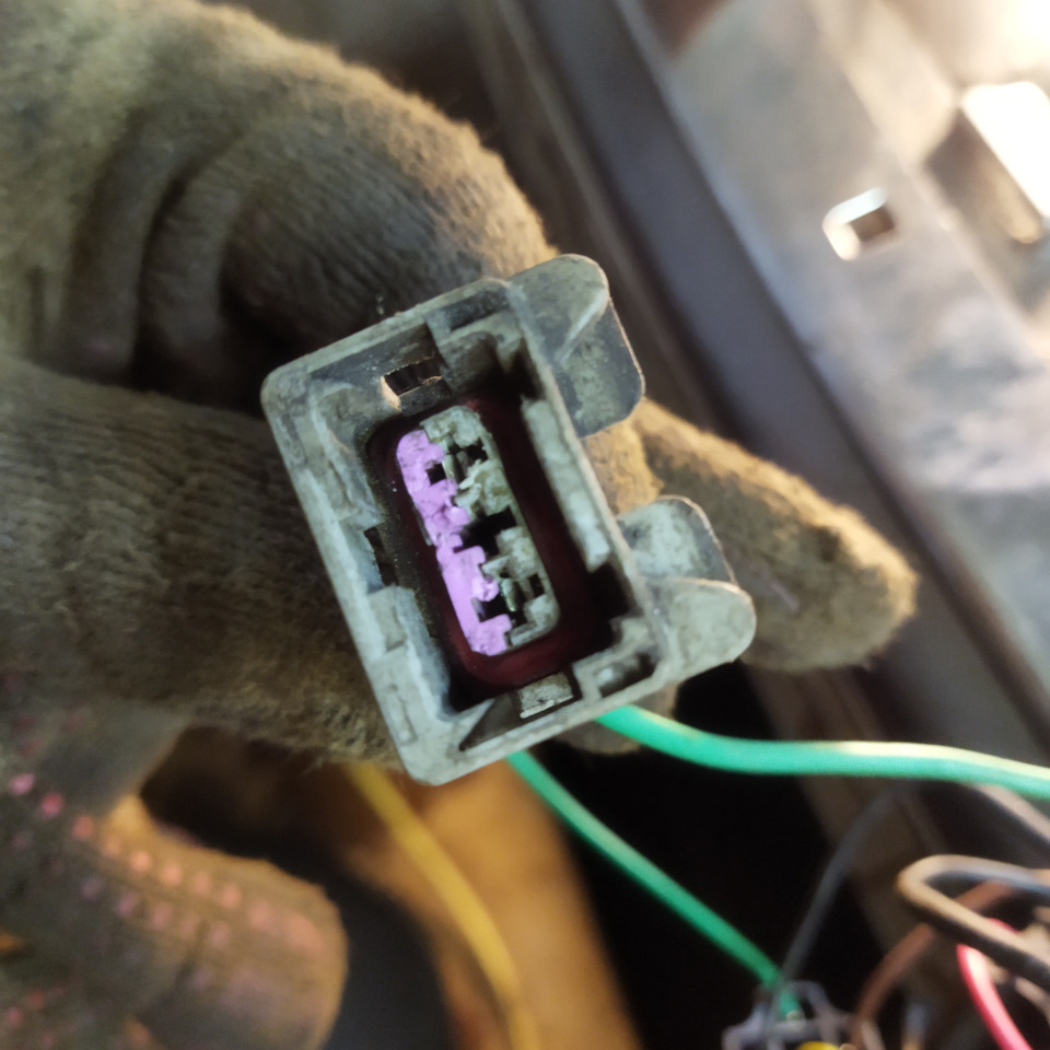 Нужна помощь. Проводка вентилятора охлаждения двигателя — Peugeot 406 ...