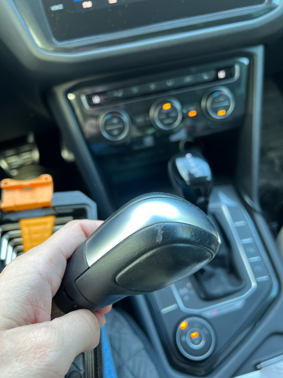 Установка ручки АКПП с подсветкой — Volkswagen Tiguan (2G), 1,4 л, 2020 ...