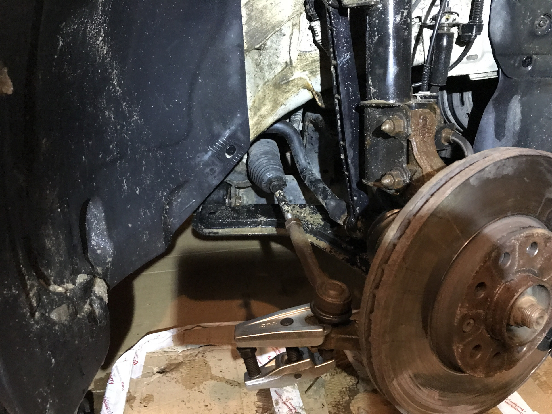 Стучит слева. Стук в подвеске ларгус. Стучит слева. Стук в передней подвеске ларгус. Стук спереди справа при проезде лежачих форд мондео 4.