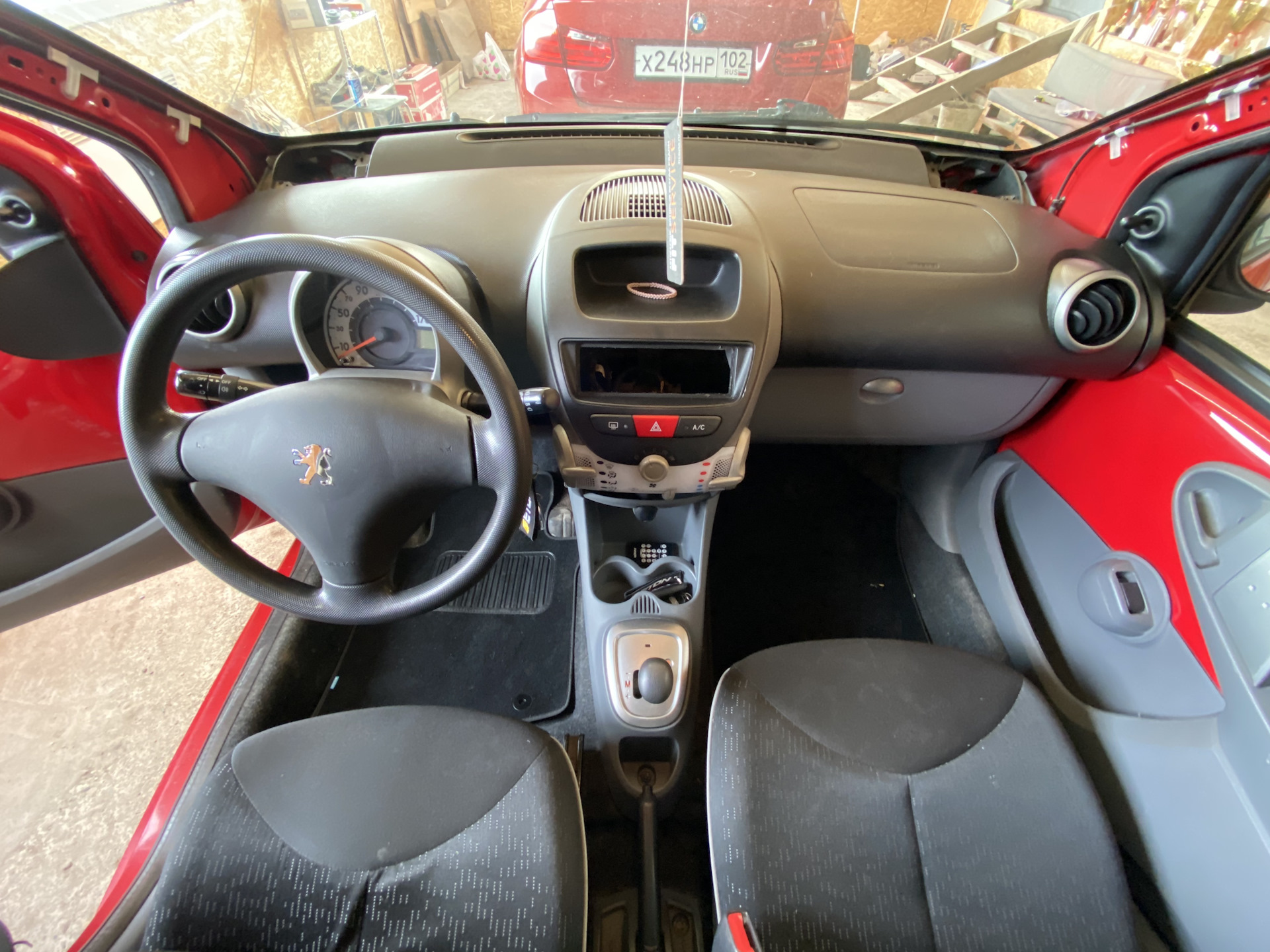 Пежо 107 тюнинг салона - фото - АвтоМастер Инфо