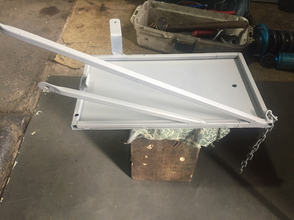 Аккумулятор в багажнике — Toyota Chaser (100), 3 л, 1998 года ...