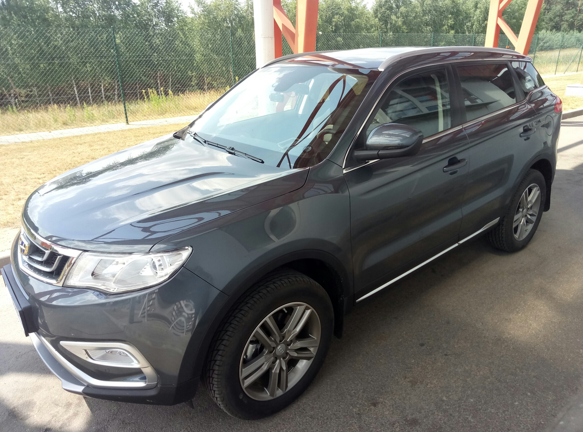 Джили цвет серый. Geely Atlas серый. Geely Atlas 2.5. Geely Atlas Pro базальтовый. Geely Atlas Pro темно серый.