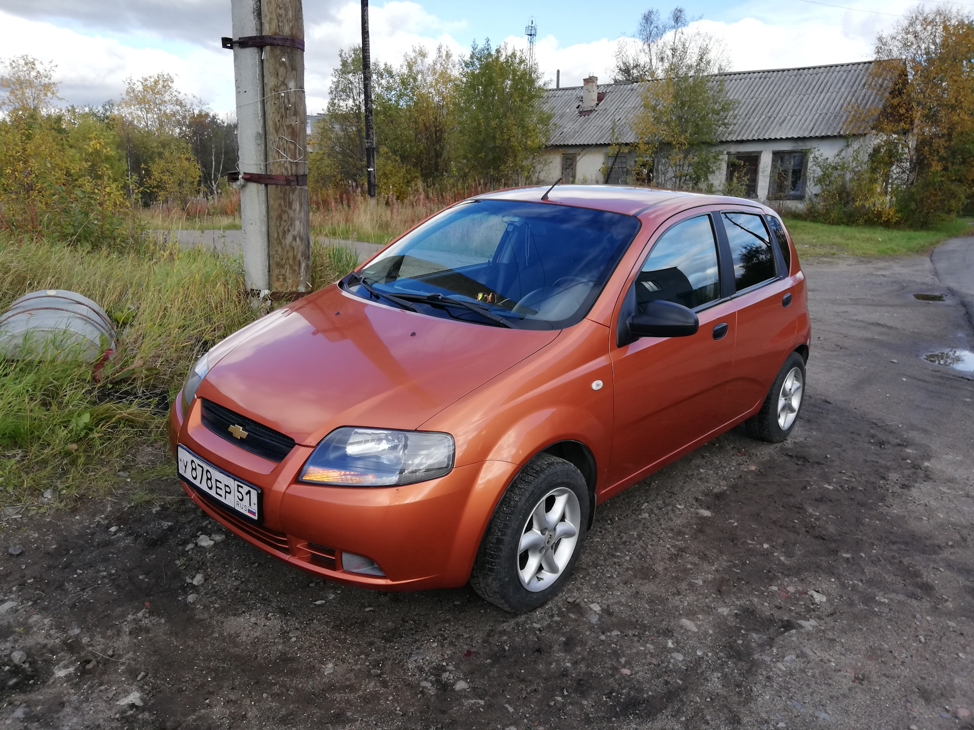 Chevrolet Aveo хэтчбек оранжевый 2007.