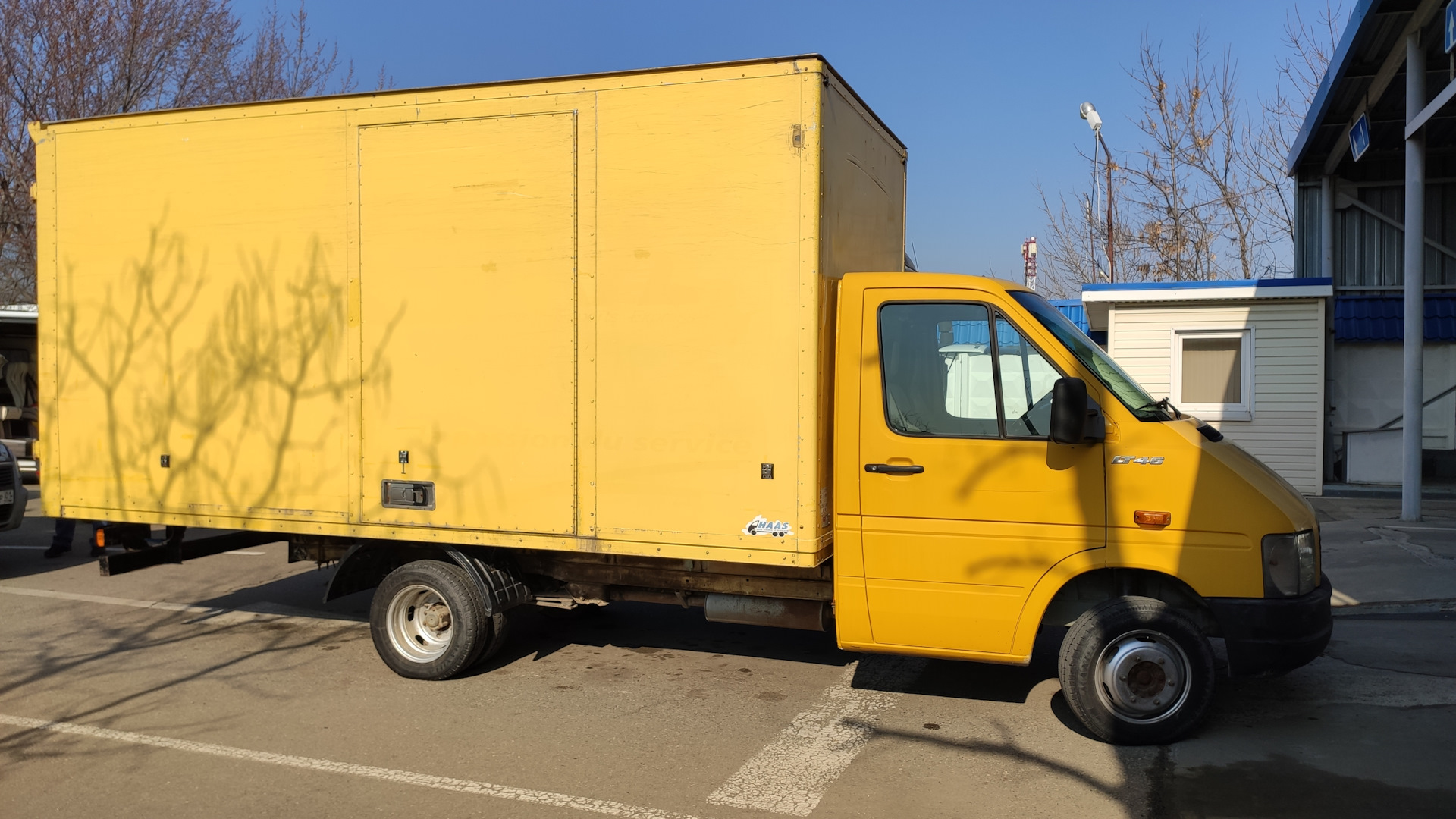 Volkswagen LT (2G) 2.5 дизельный 2003 | желтый на DRIVE2