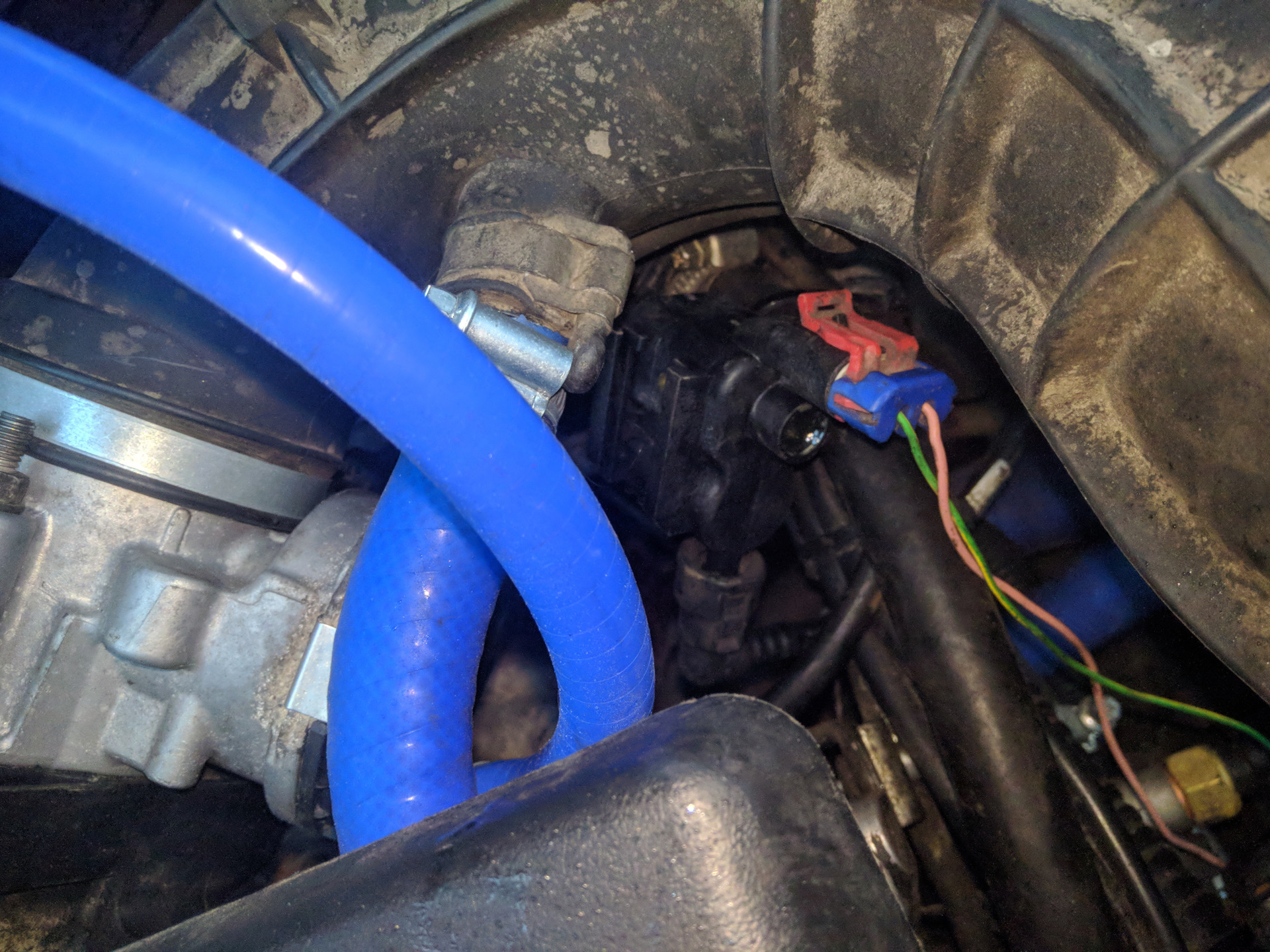 Установка PCV клапана и замена клапана Абсорбера — Lada Гранта (1G), 1 ...