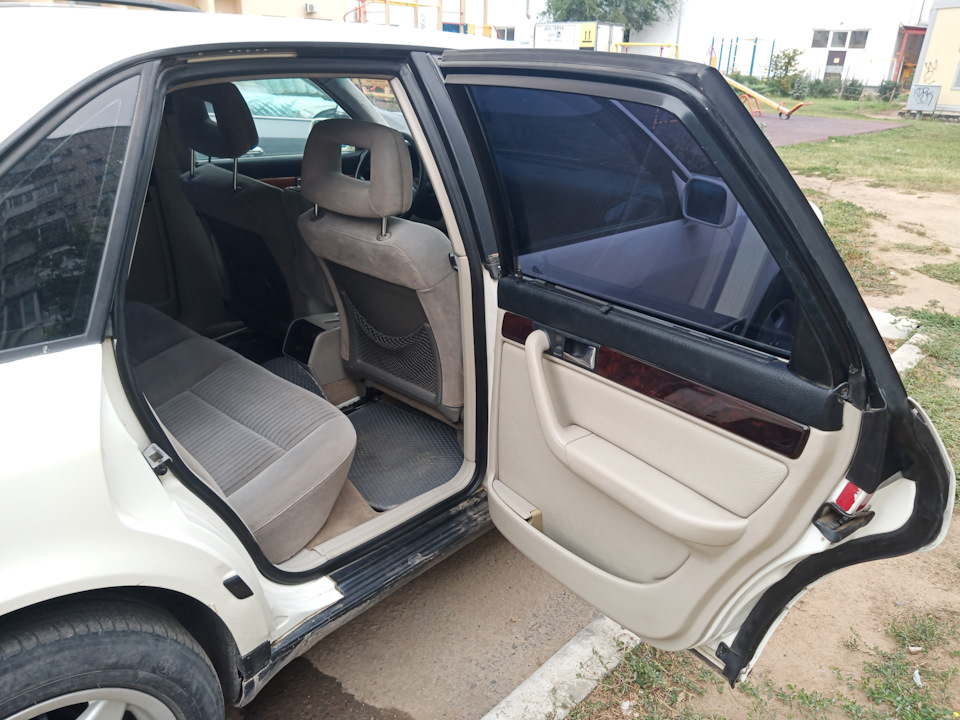 Новая дверная обшивка — Audi 100 (C4)