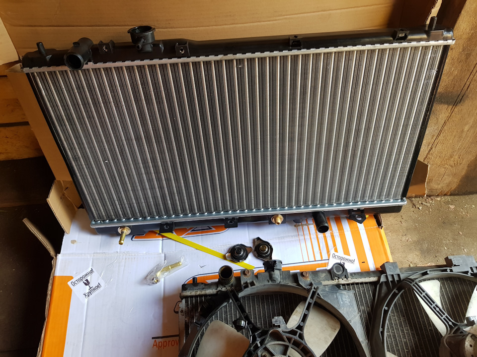 Замена Радиатора — Mazda Premacy (1G), 1,9 л, 2000 года | поломка | DRIVE2