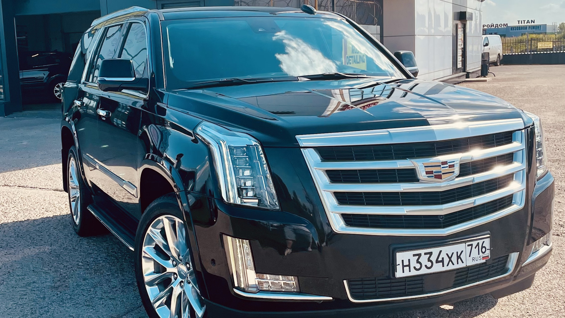 Cadillac Escalade (4G) 6.2 бензиновый 2019 | Brutto на DRIVE2