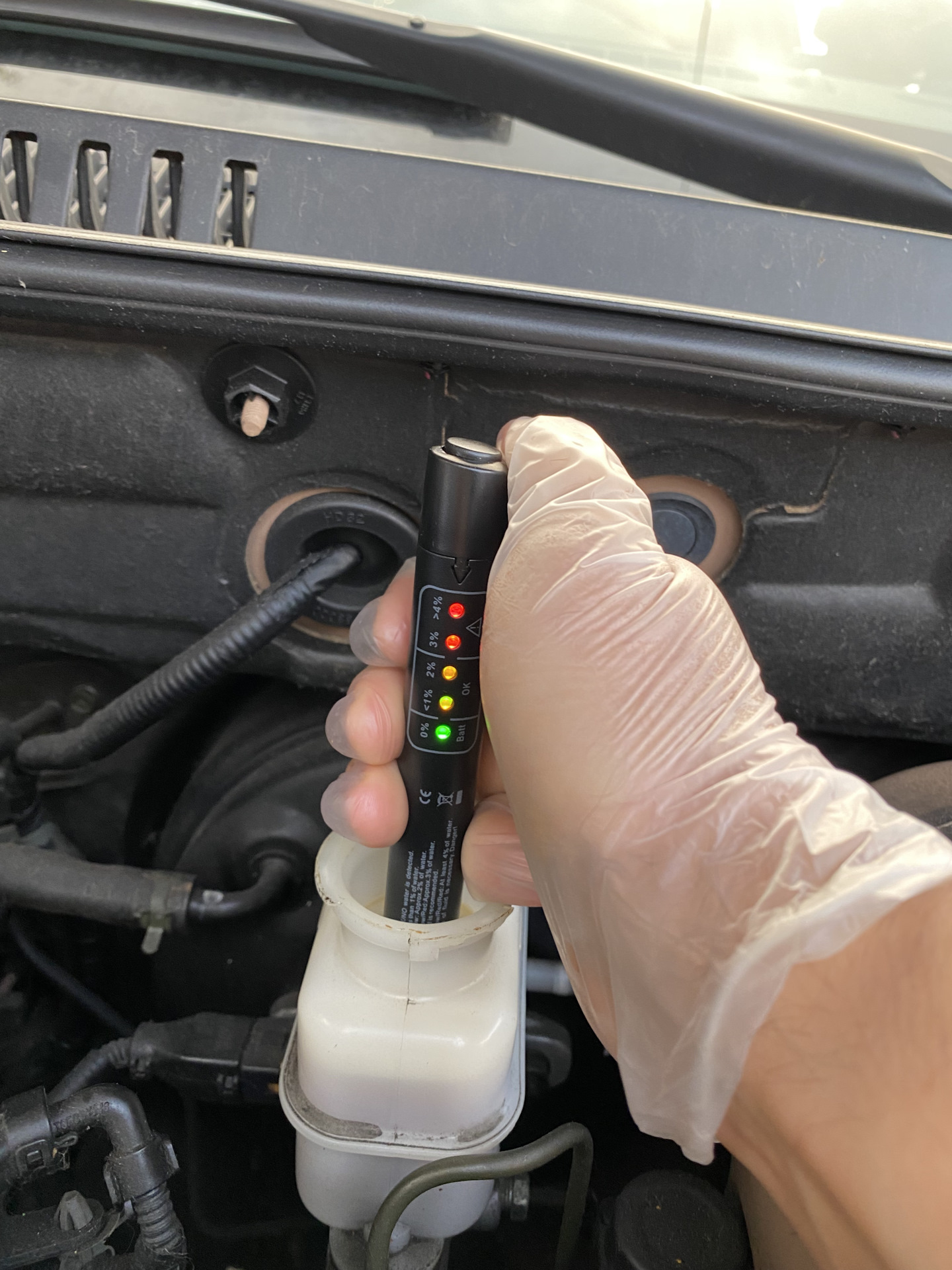 Частичная замена тормозной жидкости — Hyundai Santa Fe (1G), 2,7 л ...