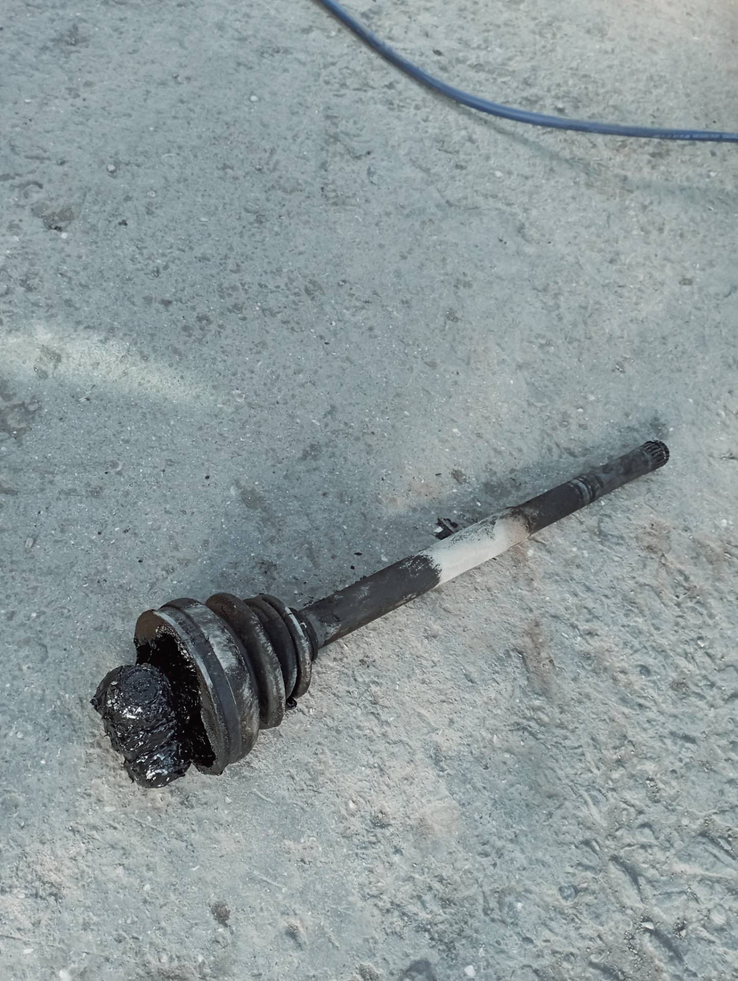 Оторванный привод. Оторванный привод. Оторванный привод. Оторванный привод. Оторвало привод у машины.