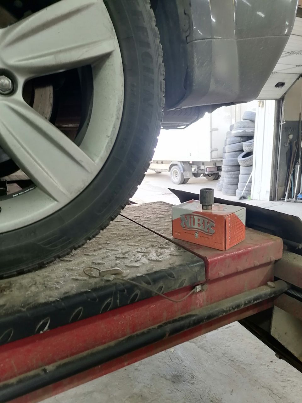 Фото в бортжурнале Peugeot 4007