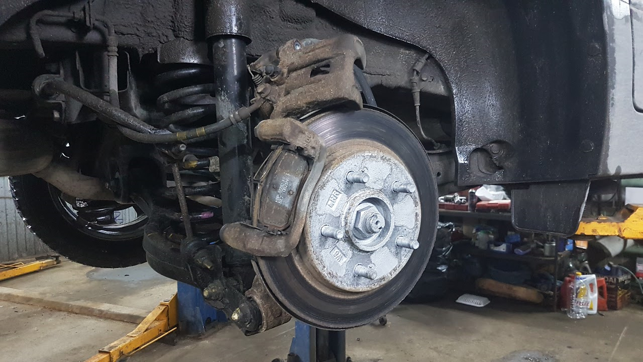 Замена задних тормозных дисков и колодок. - Hyundai i30 (1G), 1,6 л, 2010 года с