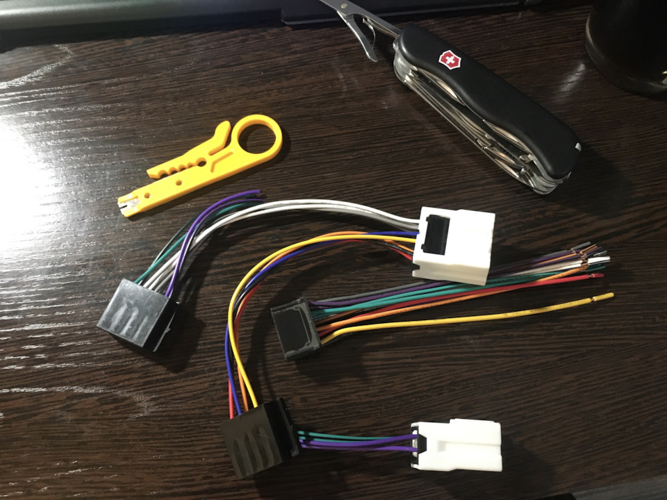 Parrot universal hands free что это такое в автомобиле