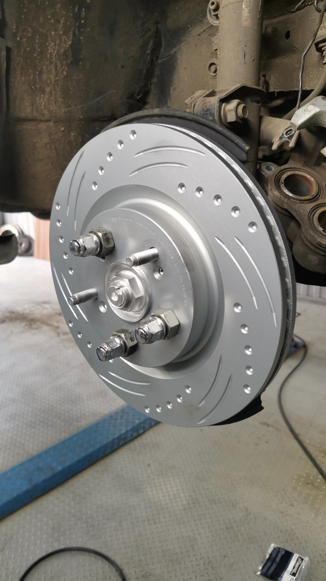 Диски тормозные и колодки керамика от компании Бреннор — Haval F7x, 2 л ...