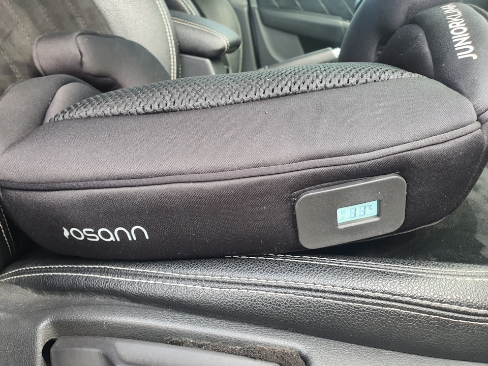 На экране отображается температура внутри кресла — Skoda Octavia A7 Mk3