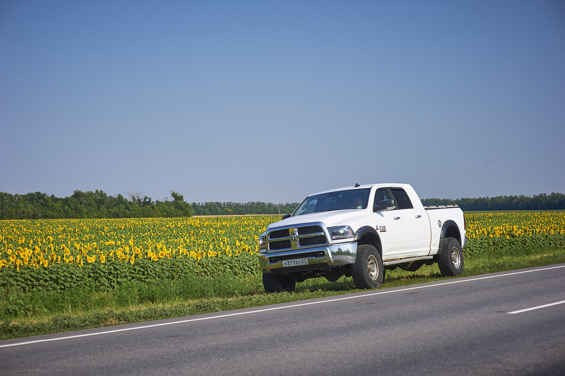 Dodge ram 6.7. Додж рам 6х6. Додж баран 1962 фото.