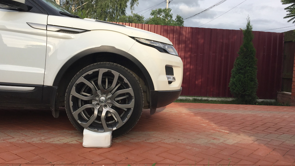 Тапки есть рези нет)) — Land Rover Range Rover Evoque, 2,2 л, 2014 года ...