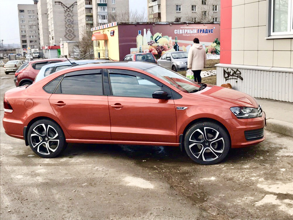 VW Polo r18