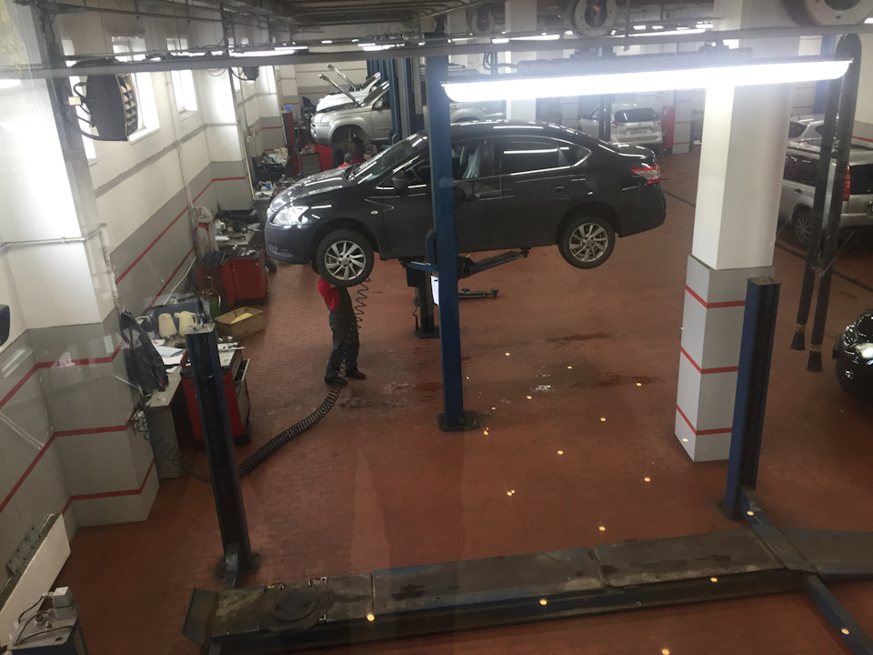 45. Замена опоры вариатора — Nissan Sentra (B17), 1,6 л, 2016 года ...