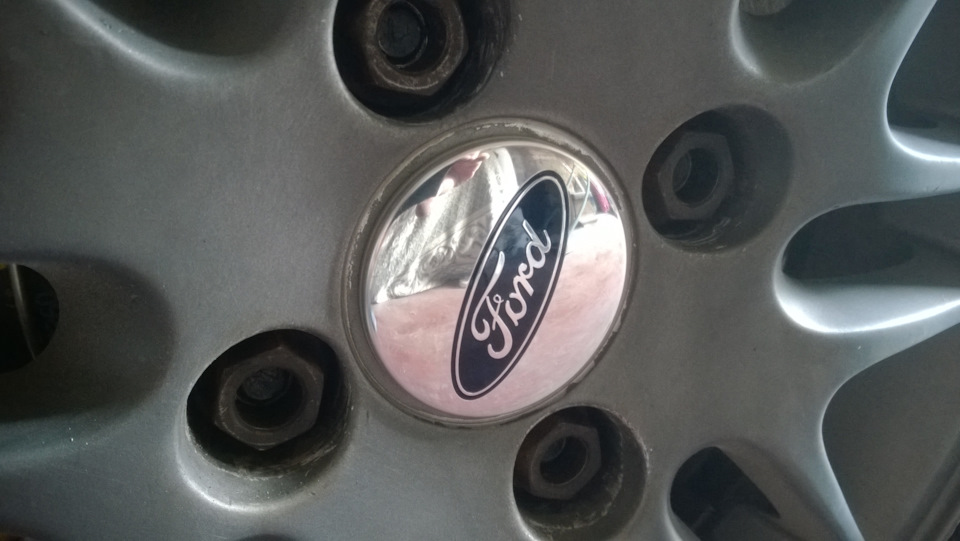 ступичный колпачок FORD 1116573 — Ford Escort Mk5. Запчасти на фото: 1116573