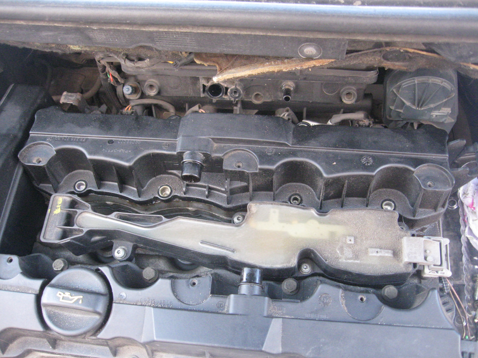 Прокладка клапанной крышки. Она же пластина маслоотделителя. — Citroen ...