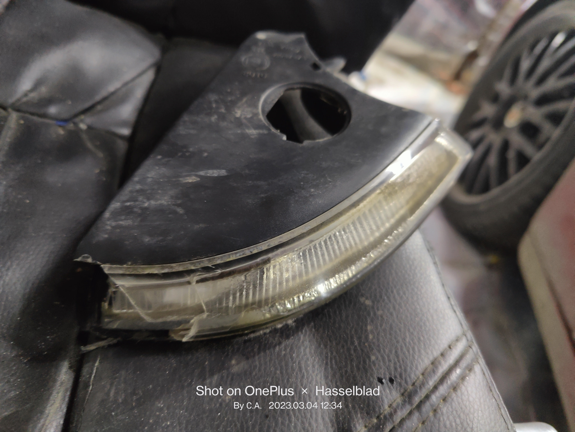 Замена повторителя указателя поворота в боковом зеркале — Cadillac ATS ...