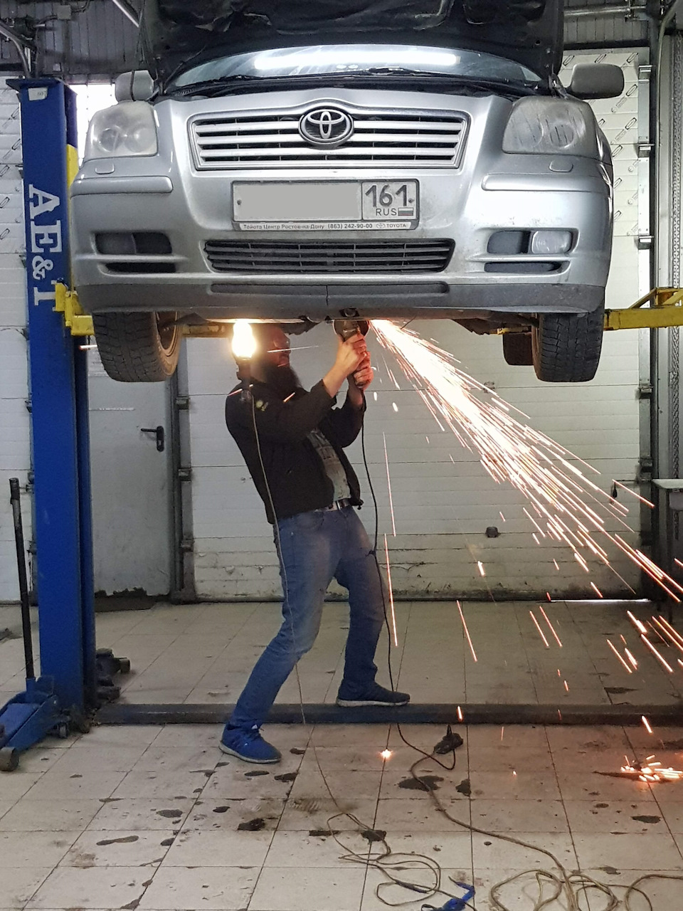 Прогорел резонатор — Toyota Avensis II, 2 л., 2004 года | визит на ...