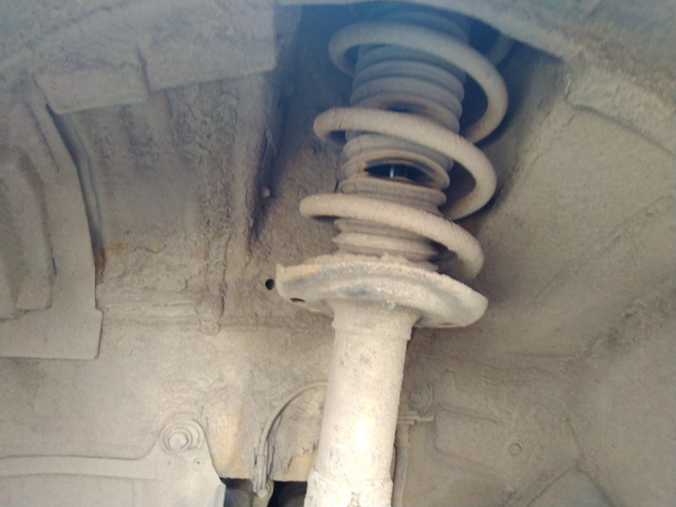 Замена пыльника амортизатора и Перешив руля — Honda Civic 4D (8G), 1,8 ...