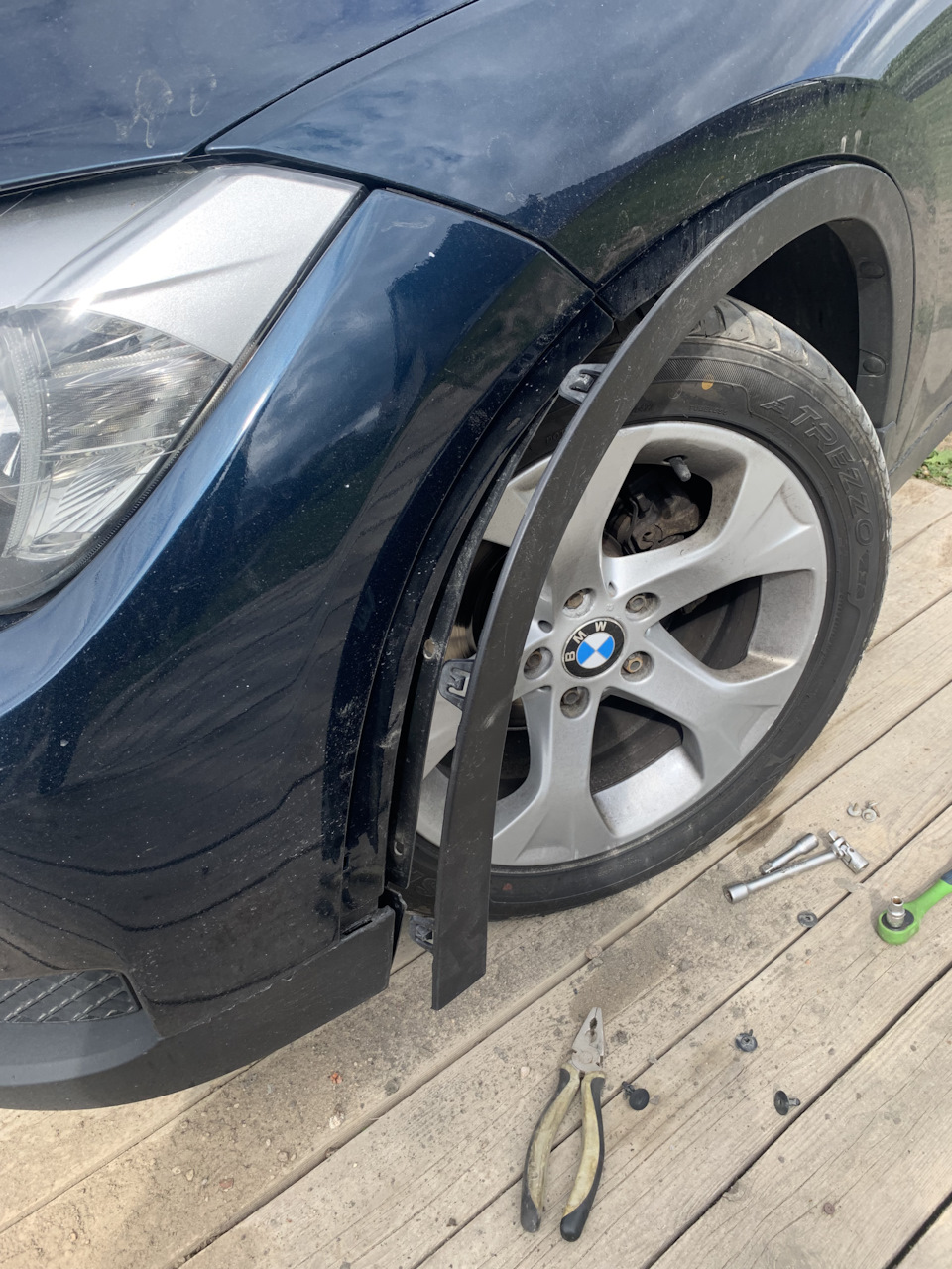 Замена стекла противотуманки — BMW X1 (E84), 2 л, 2013 года | своими ...