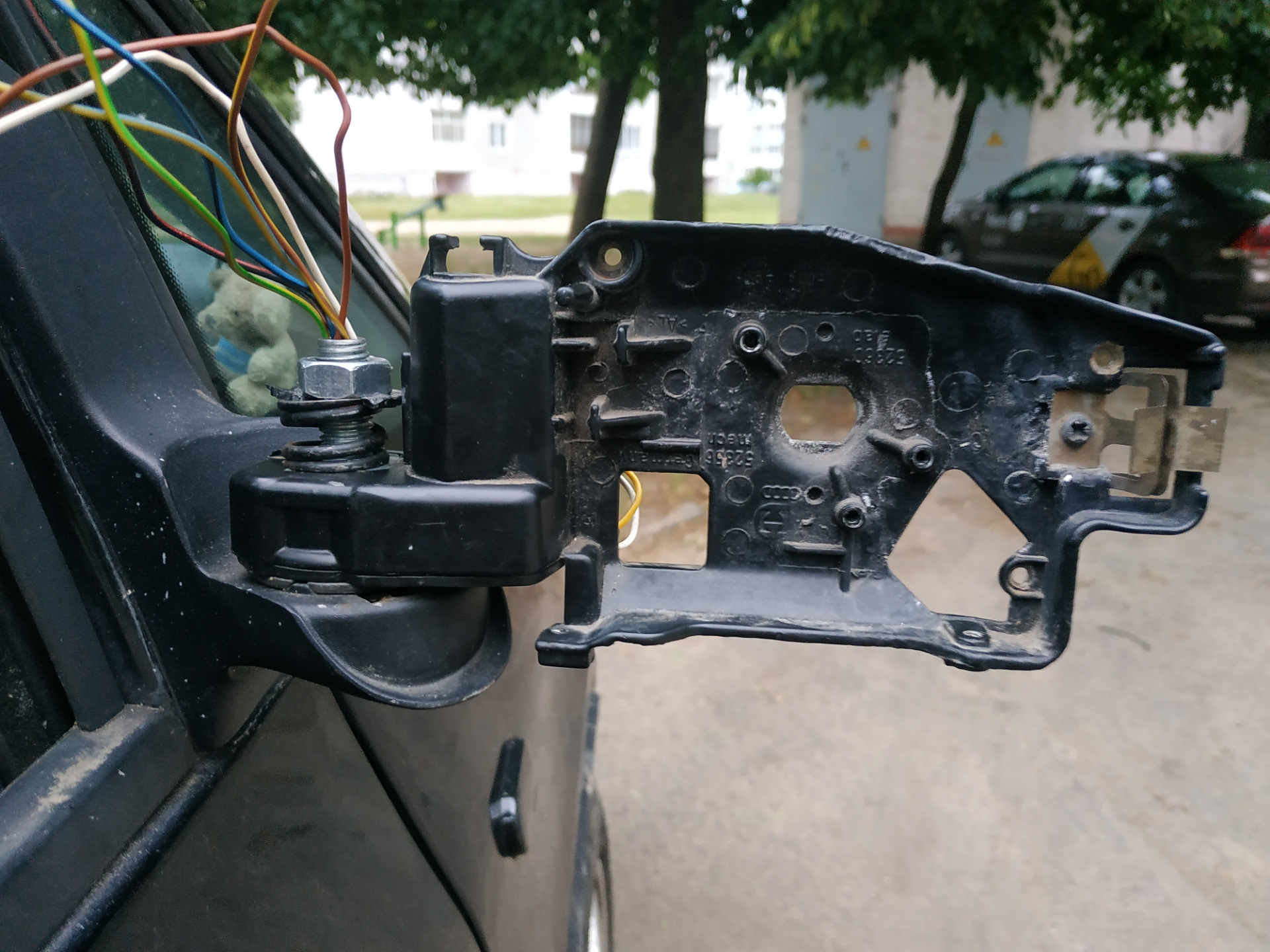 ремонт фиксатора корпуса зеркала заднего вида — Ford Galaxy (Mk II), 1 ...