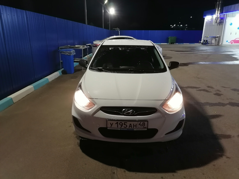 Поменяю солярис на. Хёндай Солярис вид сзади по годам. Hyundai Solaris 2 2022. Hyundai Solaris 2 2022 черный. Реал Хундай Хендай.