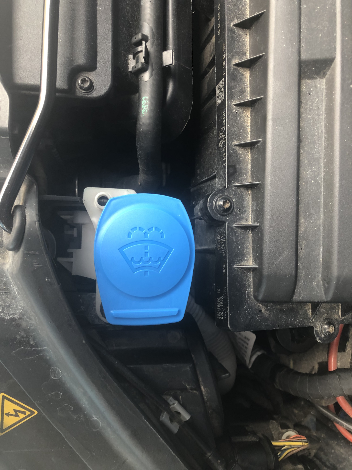 Крышка бачка омывателя Porsche — Skoda Octavia RS A7 Mk3, 2 л, 2014 ...