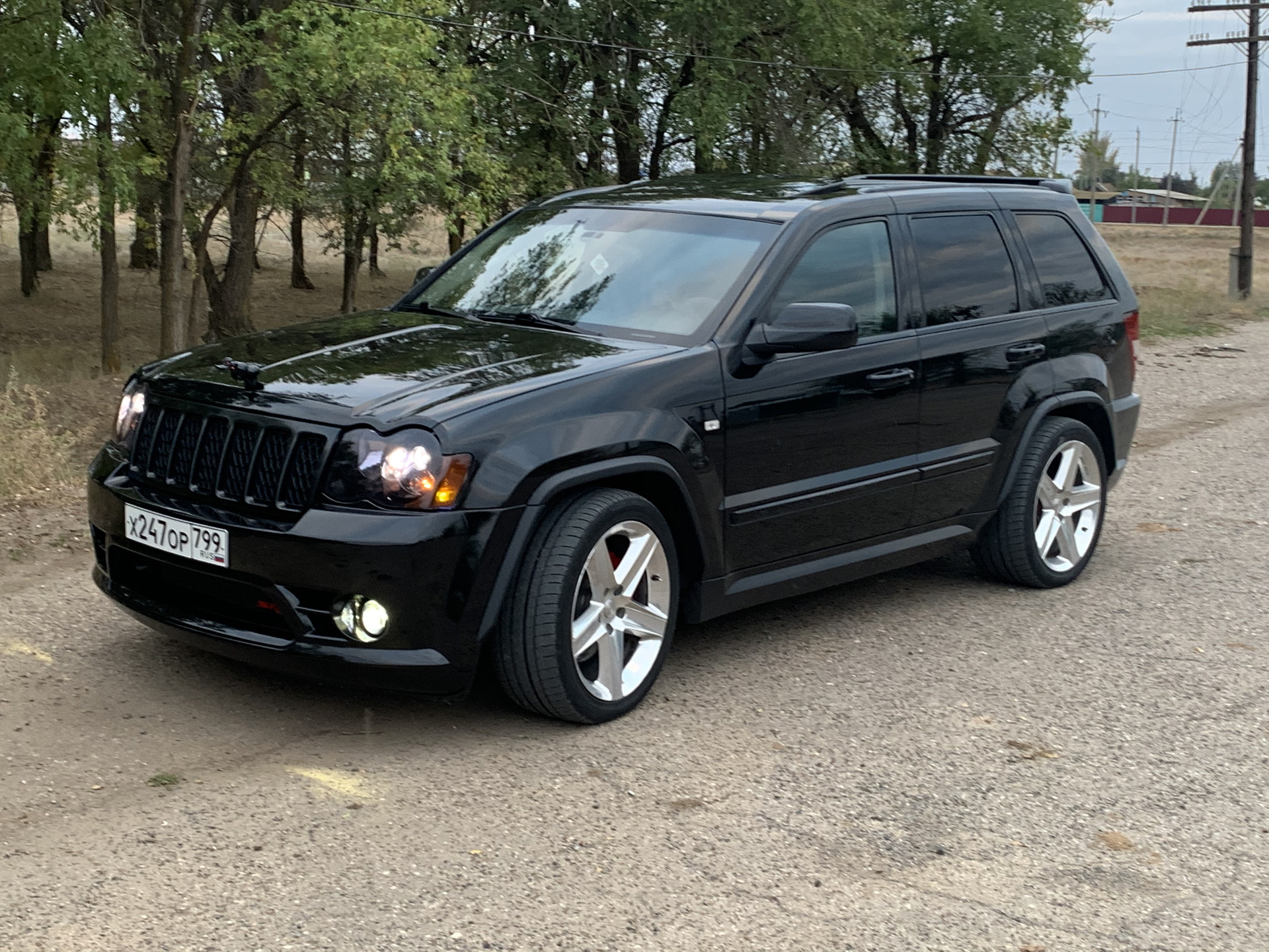 Jeep Grand Cherokee WK красный