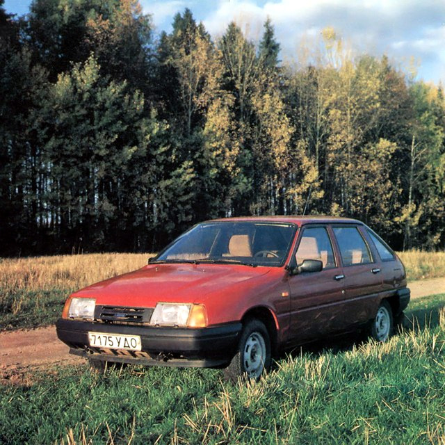 Ода год выпуска. ИЖ 2126 Орбита. ИЖ 2126 Ода седан. ИЖ-2126 компакт-кар. ИЖ 2126 1990.