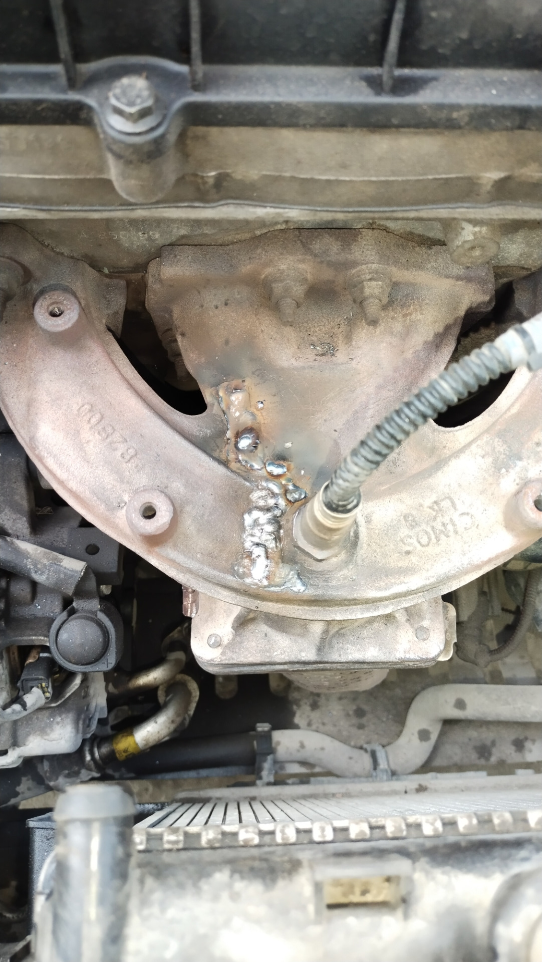 Трещина в выпускном коллекторе — Citroen C4 L, 1,6 л, 2014 года ...