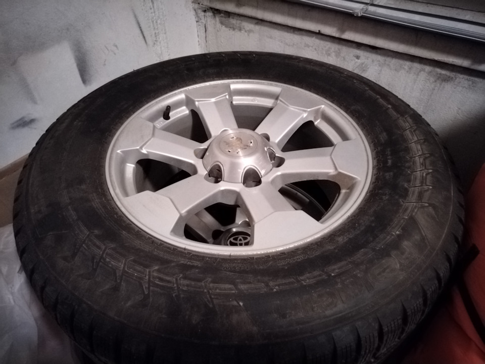 Шины зимние шипованные Nokian 265/65 R17, литые диски 7,5Jx17 ET25 ...