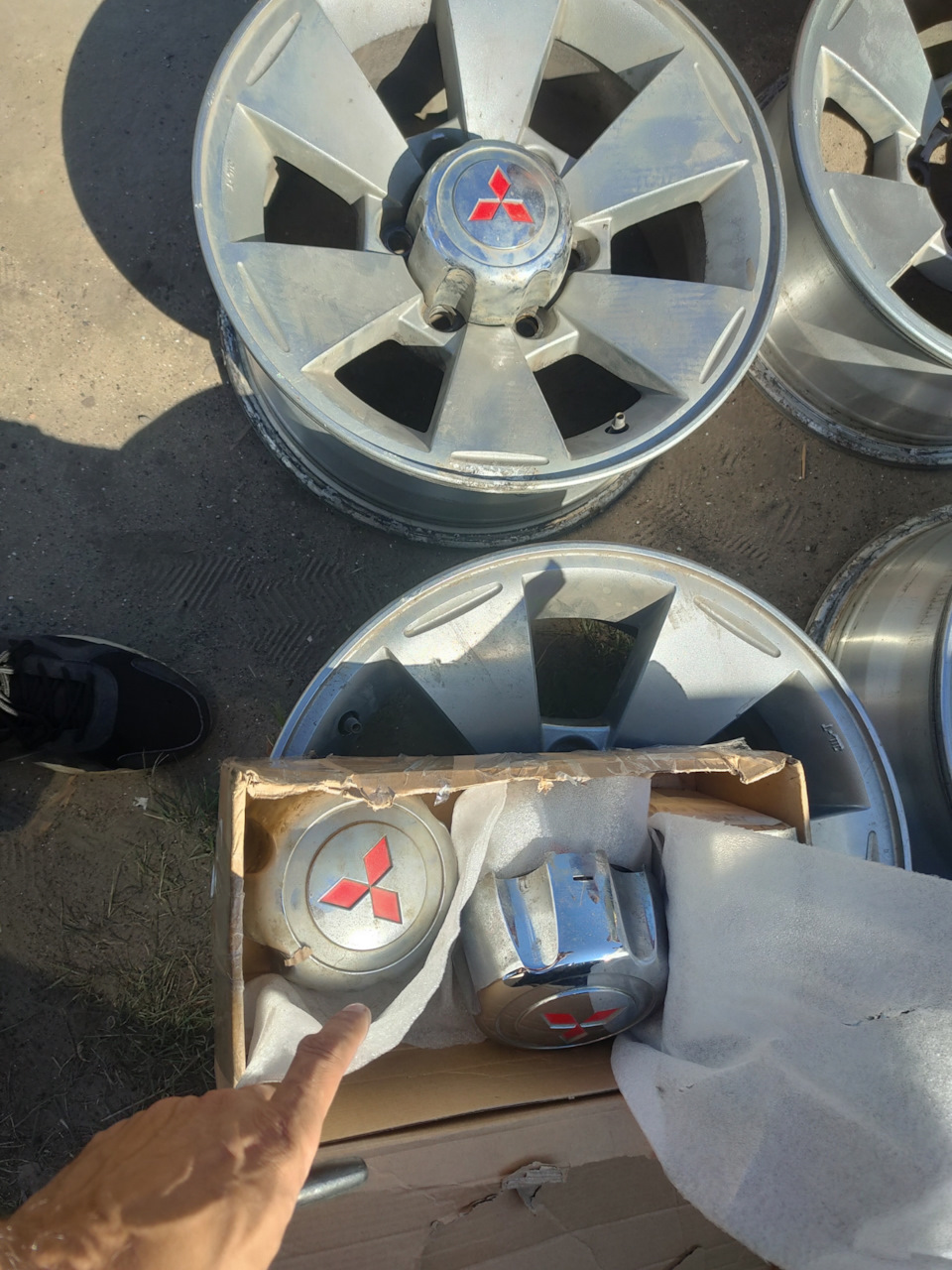Диски с Паджеро спорт — Mitsubishi L200 (3G), 2,5 л, 2005 года ...