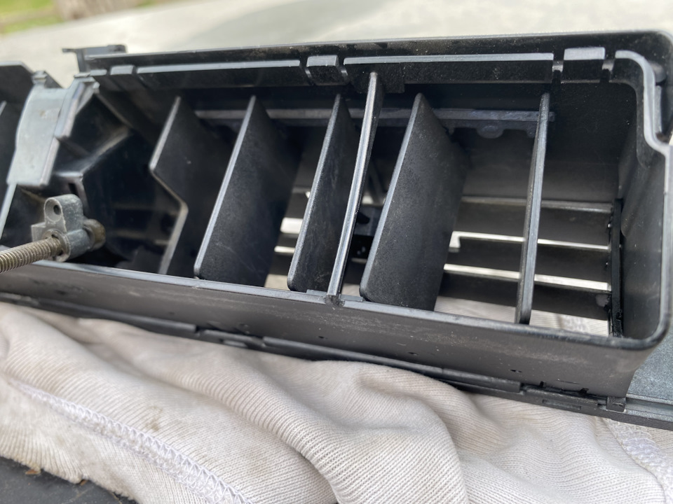 Ремонт центрального дефлектора — Mercedes-Benz E-class (W124), 2,5 л ...