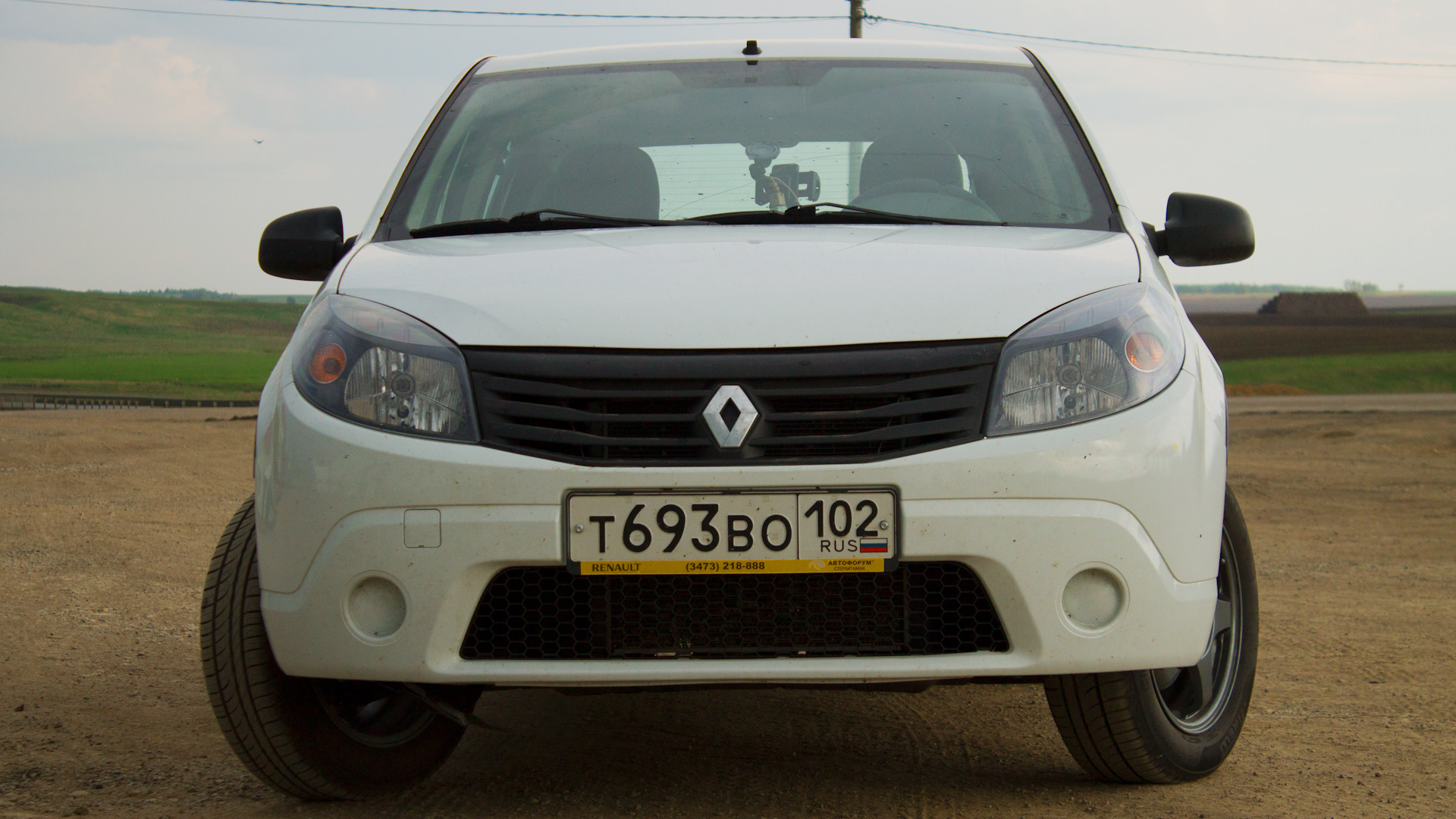 Renault Sandero 1G 1.4 бензиновый 2011 | Белый Тапок на DRIVE2