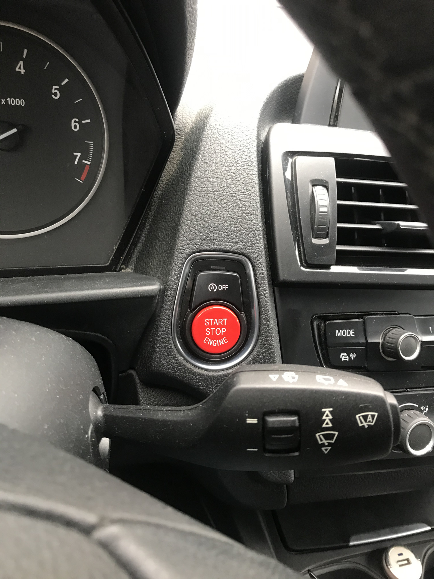 Красная кнопка старт/стоп — BMW 1 series (F20), 1,6 л, 2013 года ...