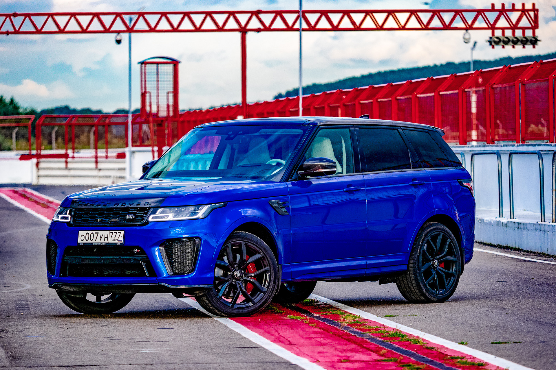 Range rover sport 2018. Range Rover SVR 2018. Range Rover Sport SVR 2018. Range Rover Sport SVR 2013. Range Rover Sport SVR 2018 Red.