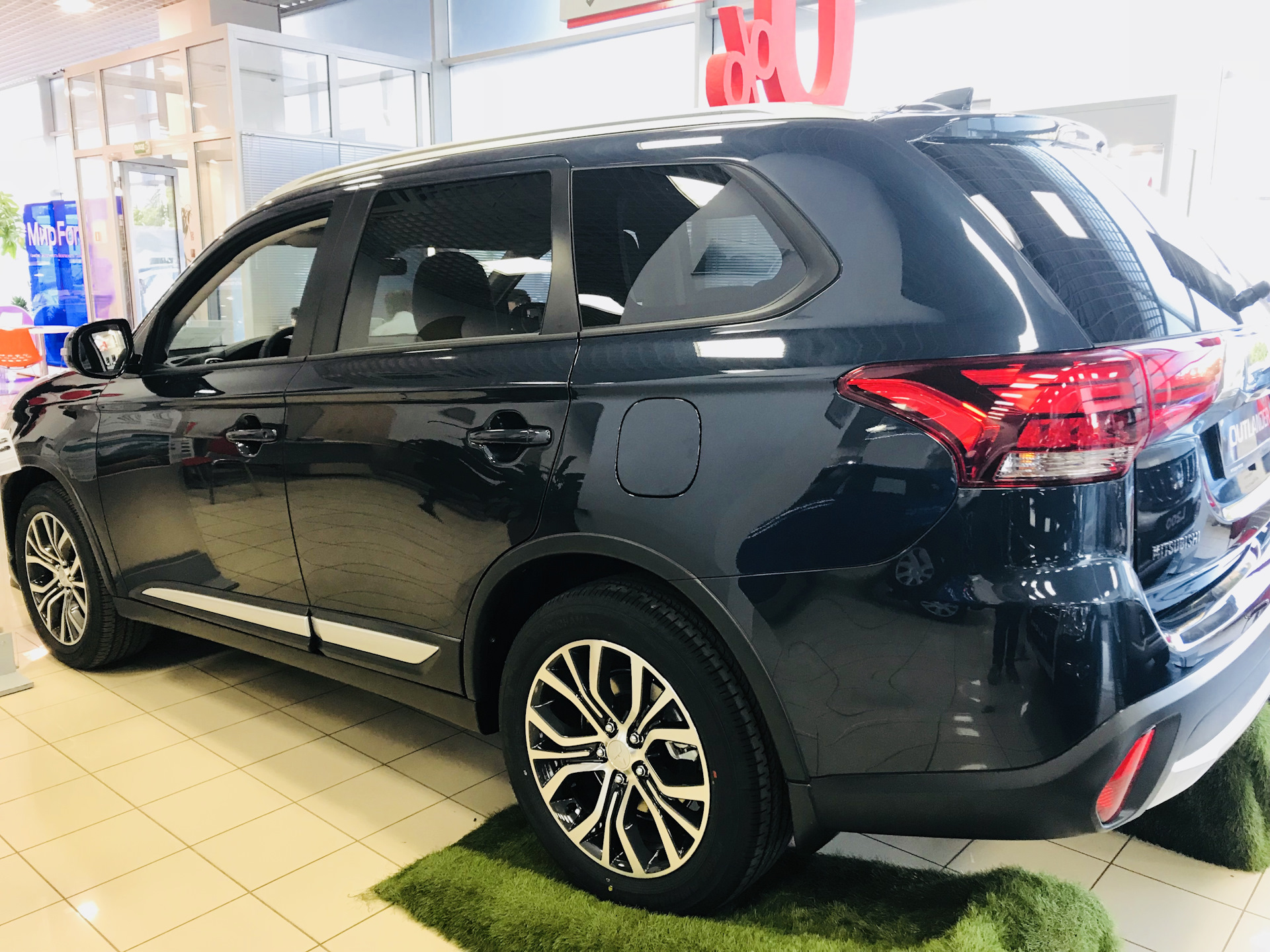 Как мы покупали наш самолет — Mitsubishi Outlander (3G), 2,4 л, 2018 года |  покупка машины | DRIVE2