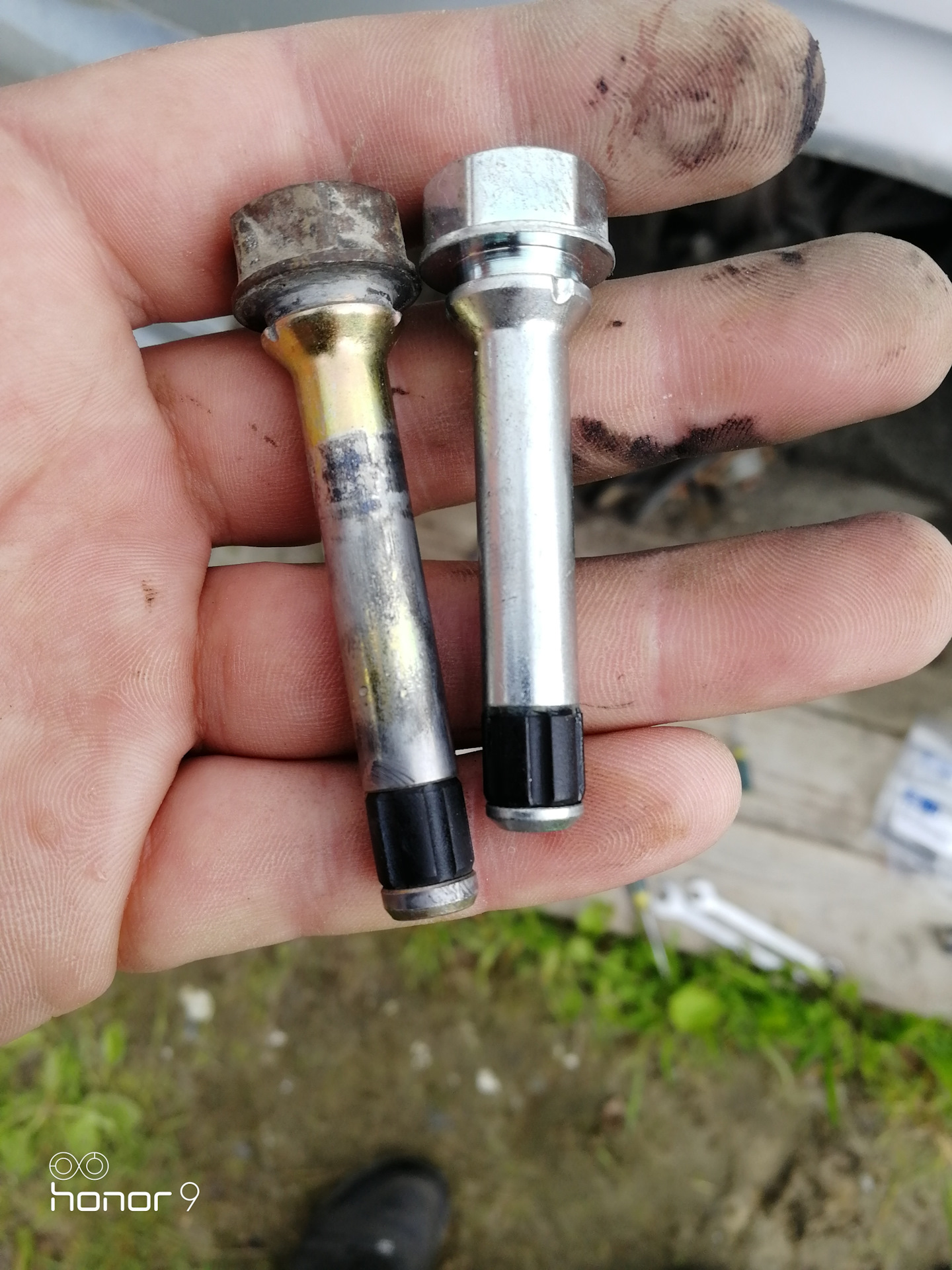 Направляющие суппорта ix 35 передние с резцом. Направляющие суппортов соната нф. Направляющие суппорта хендай солярис 2015 задние. Направляющие суппорта соната тагаз. Замена направляющих суппорта хендай.